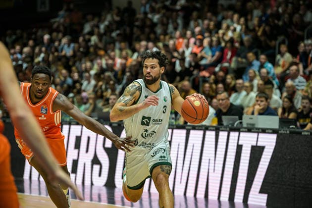 easyCredit Basketball Bundesliga, Exhibition Game, Niners Chemnitz vs. Legia Warsaw, September 6, 2026, starting at 3:00 p.m., Chemnitz, Chemnitz Arena. Pictured: Arguster Daniels IV, 01 Phlandrous Fleming Jr. easyCredit Basketball Bundesliga, Exhibition Game, Niners Chemnitz vs. Legia Warsaw, Chemnitz, Saxony, Germany Copyright: xEHLxMedia MichelxKöhlerx 20260609-Niners-Chemnitz-Legia-Warschau_008