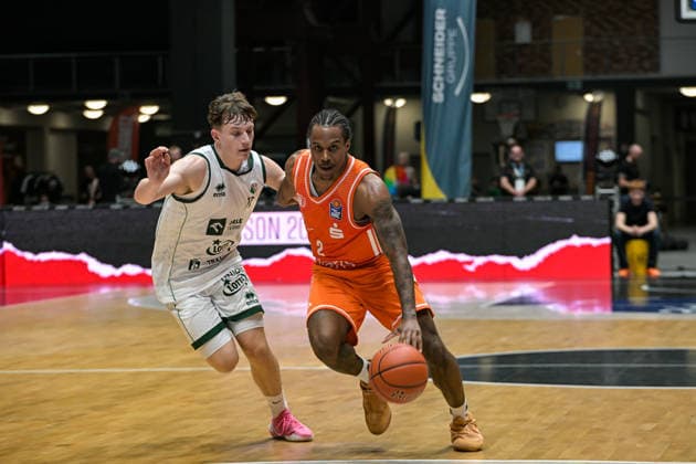 easyCredit Basketball Bundesliga, Exhibition Game, Niners Chemnitz vs. Legia Warsaw, September 6, 2026, starting at 3:00 p.m., Chemnitz, Chemnitz Arena. In photo 02: Stefan Smith. easyCredit Basketball Bundesliga, Exhibition Game, Niners Chemnitz vs. Legia Warsaw, Chemnitz, Saxony, Germany Copyright: xEHLxMedia MichelxKöhlerx 20260609-Niners-Chemnitz-Legia-Warschau_039
