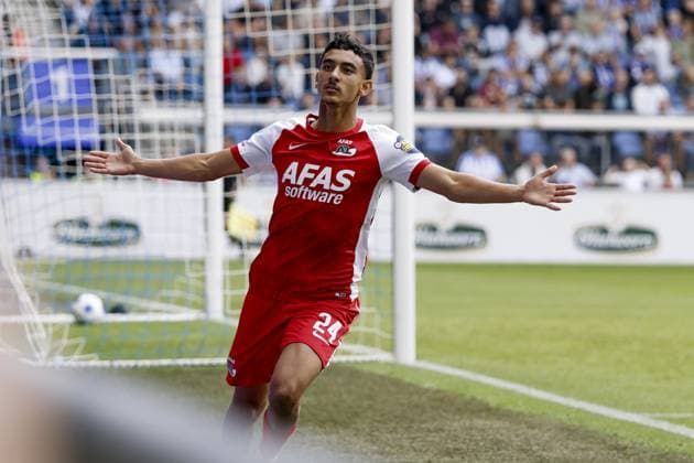 HEERENVEEN - Ayoub Oufkir of AZ Alkmaar celebrates scoring the 2-3 during the Dutch Eredivisie match between SC Heerenveen and AZ Alkmaar at the Abe Lenstra Stadium on September 6, 2026, in Heerenveen, the Netherlands. VINCENT JANNINK ANP 2026 27 2026 27 xVIxANPxSportx xxANPxIVx 567377605 originalFilename: 567377605.jpg
