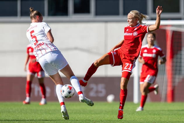 Julia Stierli 5 (SC Freiburg), Pernille Harder 21 (FC Bayern Muenchen), FC Bayern Frauen Muenchen - SC Freiburg, Google Pixel Frauenbundesliga, 3. Spieltag, 06.09.26 DFB regulations prohibit any use of photographs as image sequences and or quasi-video. (kolbert-press) Muenchen Bayern Deutschland *** Julia Stierli 5 SC Freiburg, Pernille Harder 21 FC Bayern Munich, FC Bayern Munich Women vs. SC Freiburg, Google Pixel Women s Bundesliga, Matchday 3, 06 09 26 DFB regulations prohibit any use of photographs as image sequences and or quasi-video; Kolbert Press, Munich, Bayern, Germany Copyright: xkolbert-press UlrichxGamelx