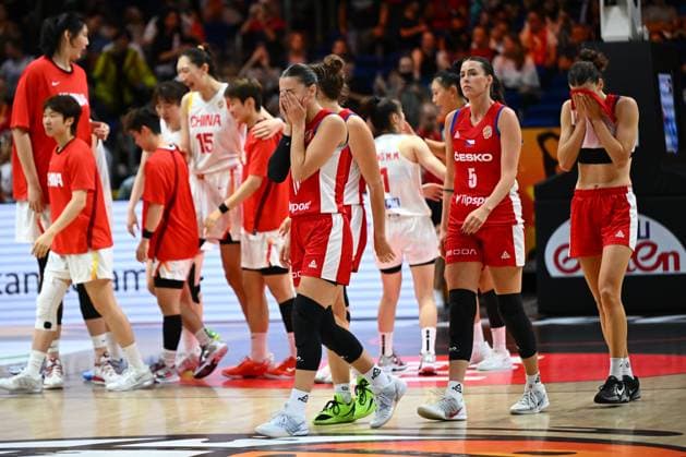 China v Czech Republic - FIBA Women s Basketball World Cup 2026 BERLIN, GERMANY - SEPTEMBER 06 : Players of Czech Republic look dejected during the FIBA Women s Basketball World Cup group D phase match between China and Czech Republic in Berlin on September 6, 2026 in Berlin, Germany, 06 09 2026 Berlin Germany  Copyright: xVincentxKalutx