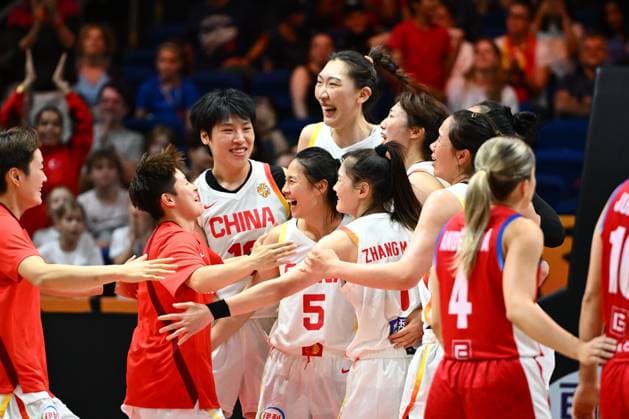 China v Czech Republic - FIBA Women s Basketball World Cup 2026 BERLIN, GERMANY - SEPTEMBER 06 : Players of China celebrate during the FIBA Women s Basketball World Cup group D phase match between China and Czech Republic in Berlin on September 6, 2026 in Berlin, Germany, 06 09 2026 Berlin Germany  Copyright: xVincentxKalutx