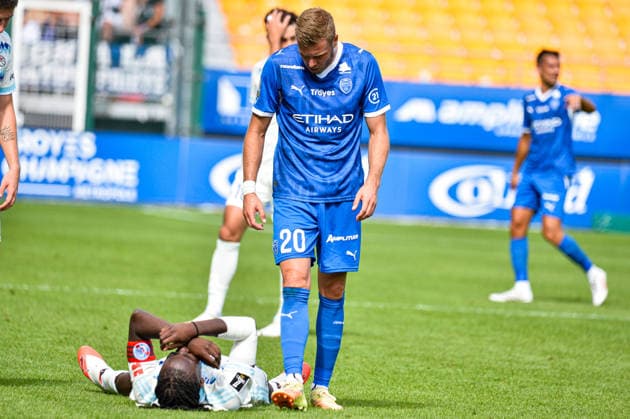 RUGBY : Stade Francais vs USA Perpignan - Top 14 - JournÃ e 1 - 05 09 2026 Renaud Ripart (ESTAC Troyes) Ismael Doukoure (RC Strasbourg) ParisFrance  Copyright: xBaptistexAutissierx