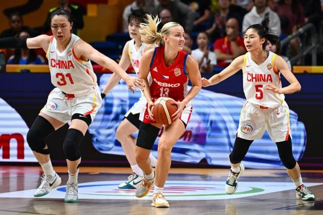 China v Czech Republic - FIBA Women s Basketball World Cup 2026 BERLIN, GERMANY - SEPTEMBER 06 : Jia Saiqi forward of China, Holesinska Petra shooting guard of Czech Republic, Wang Siyu guard of China during the FIBA Women s Basketball World Cup group D phase match between China and Czech Republic in Berlin on September 6, 2026 in Berlin, Germany, 06 09 2026 Berlin Germany  Copyright: xVincentxKalutx