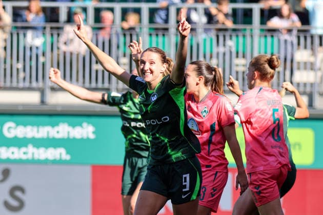 Sport Bilder des Tages Wolfsburg, Deutschland: 06.09.2026 - 1. Frauenbundesliga - 3. Spieltag - VfL Wolfsburg Frauen vs. Werder Bremen Im Bild: Torschützin Camilla Küver Kuever (Wolfsburg), nicht im Bild, macht das entscheidende Tor zum Sieg zum 3:2 für Wolfsburg und Lara Prasnikar (Wolfsburg) jubelt *** Wolfsburg, Germany, September 6, 2026, Women s Bundesliga, Matchday 3: VfL Wolfsburg Women vs. Werder Bremen. Pictured: Goal scorer Camilla Küver (Wolfsburg, not pictured) scores the decisive goal to secure a 3–2 victory for Wolfsburg, while Lara Prasnikar (Wolfsburg) celebrates. Copyright: HMBxMedia MadeleinexFantini
