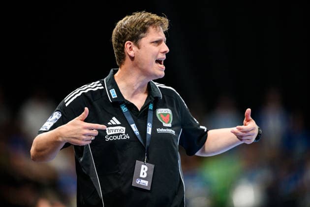 TVB Stuttgart vs. Füchse Berlin, Handball 1 Bundesliga, Men, 2026–2027 Season, TVB Stuttgart vs. Füchse Berlin, Porsche Arena; Berlin coach Nicolej Krickau gestures, Stuttgart, Porsche Arena, Baden-Württemberg, Germany