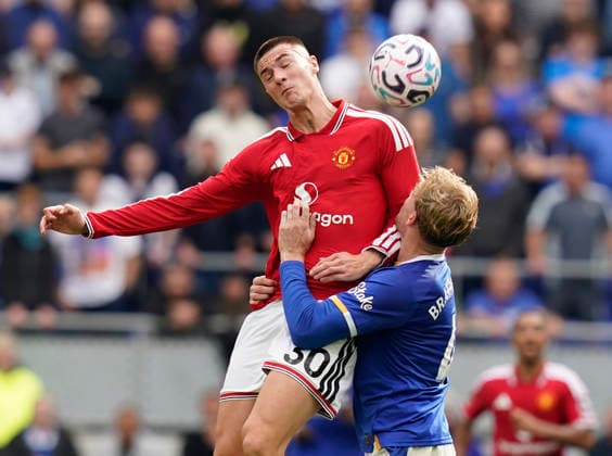 Liverpool, England, 6th September 2026. Benjamin Sesko of Manchester United, ManU (L) challenges Jarrad Branthwaite of Everton during the Everton vs Manchester United Premier League match at Hill Dickinson Stadium, Liverpool. Picture credit should read: Andrew Yates Sportimage EDITORIAL USE ONLY. No use with unauthorised audio, video, data, fixture lists, club league logos or live services. Online in-match use limited to 120 images, no video emulation. No use in betting, games or single club league player publications. SPI_035_AY_EVERTON_MAN_UTD SPI-4979-0035