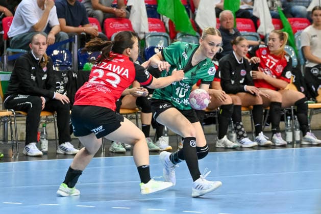 Julika Birnkammer (VfL Oldenburg, 10) gegen Natsuki Aizawa (Thueringer HC, 23) VfL Oldenburg vs. Thueringer HC, ALSCO Handball Bundesliga Frauen, 2. Spieltag, Saison 2026 2027, 06.09.2026, VfL Oldenburg vs. Thueringer HC, ALSCO Handball Bundesliga Frauen, 2. Spieltag, Saison 2026 2027, 06.09.2026 Oldenburg *** Julika Birnkammer (VfL Oldenburg), 10, vs. Natsuki Aizawa (Thüringer HC), 23; VfL Oldenburg vs. Thüringer HC, ALSCO Women s Handball Bundesliga, Matchday 2, 2026–2027 Season, September 6, 2026, VfL Oldenburg vs. Thueringer HC, ALSCO Women’s Handball Bundesliga, Matchday 2, 2026–2027 season, September 6, 2026, Oldenburg Copyright: xEibner-Pressefoto RobertxGertzenx EP_RGN