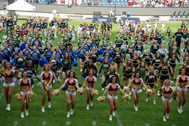 Germany, September 6, 2026, The AFLE Gold Bowl 2026: Panthers Wroclaw vs. Vienna Vikings, Schauinsland Reisen Arena, Duisburg. The cheerleaders set a new record for the most cheerleaders in the air. Duisburg, Germany Copyright: xMijoxLubecx