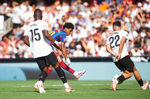 Lamine Yamal of FC Barcelona during the LaLiga EA Sports match between Valencia CF and FC Barcelona at Mestalla on September 6, 2026, in Valencia, Spain