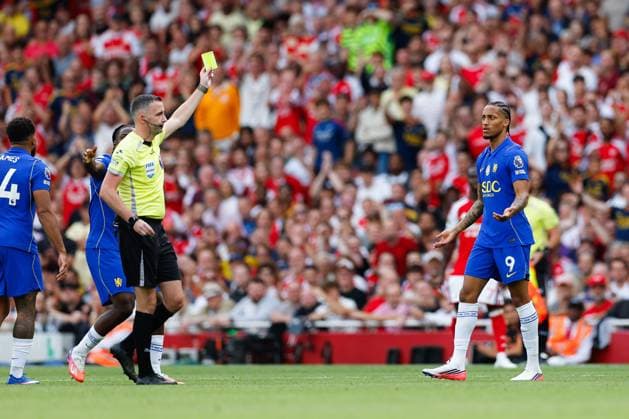 Joao Pedro of Chelsea fouls Ben White of Arsenal and receives a yellow card Arsenal v Chelsea, Premier League, Football, Emirates Stadium, London, UK - 06 Sep 2026London Emirates Stadium United Kingdom EDITORIAL USE ONLY No use with unauthorised audio, video, data, fixture lists, club league logos or live services. Online in-match use limited to 120 images, no video emulation. No use in betting, games or single club league player publications. Copyright: xMattxImpey Shutterstockx 17137590g