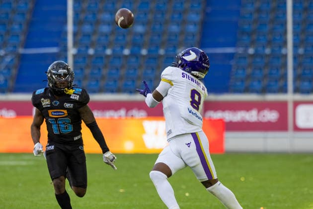 8 Darrell Stewart (Wide Receiver) Vienna Vikings catch the ball Vienna Vikings vs Panthers Wroclaw, American Football League Europe, Golden Bowl Final, 2026, 06.09.2026, Duisburg Schauinsland-Reisen-Arena Germany Copyright: xPFA ChristopherxMettkenx