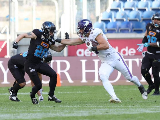 7 Bernhard Seikovits (Tight End) Vienna Vikings stiff arm to 28 Maciej JabÅ‚oÅ ski (Cornerback) Panthers Wroclaw Vienna Vikings vs Panthers Wroclaw, American Football League Europe, Golden Bowl Final, 2026, 06.09.2026, Duisburg Schauinsland-Reisen-Arena Germany Copyright: xPFA ChristopherxMettkenx