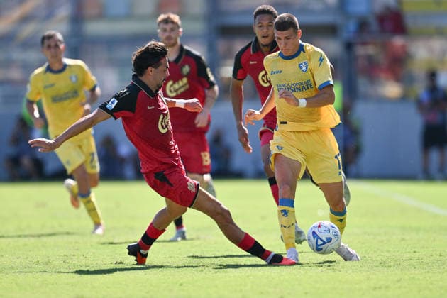 Frosinone Calcio v Venezia FC - Serie A 2026 27 Kike Perez of Venezia F.C. and Giorgi Kvernadze of Frosinone Calcio are in action during the matchday 3 of the Serie A Championship between Frosinone Calcio and Venezia F.C. at the Benito Stirpe Stadium in Frosinone, Italy, on September 6, 2026. Frosinone Italy Italy  Copyright: xDomenicoxCippitellix originalFilename:cippitelli-frosinon260906_npUqP.jpg