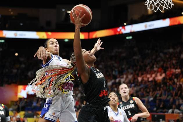 Belgium s Maxuella Lisowa Mbaka and Puerto Rico™ Arella Guirantes fight for the ball during a game between Belgian national basketball team Belgian Cats and Puerto Rico, game 2 of the group phase at the FIBA Women s Basketball World Cup, on Sunday 6 September 2026, in Berlin, Germany. The FIBA Women s Basketball World Cup takes place in Berlin from 4 to 23 September 2026. VIRGINIExLEFOUR  x185458449x
