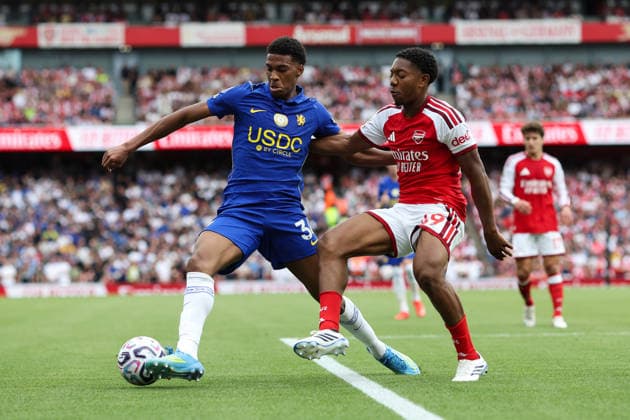 Arsenal gegen Chelsea, 6. September 2026, London, Premier League, Fußball: Arsenal gegen Chelsea – Josh Acheampong von Chelsea und Myles Lewis Skelly von Arsenal. Foto: Charlotte Wilson, Offside, London, Großbritannien  Copyright: xCharlottexWilsonx xOffsidexOffside