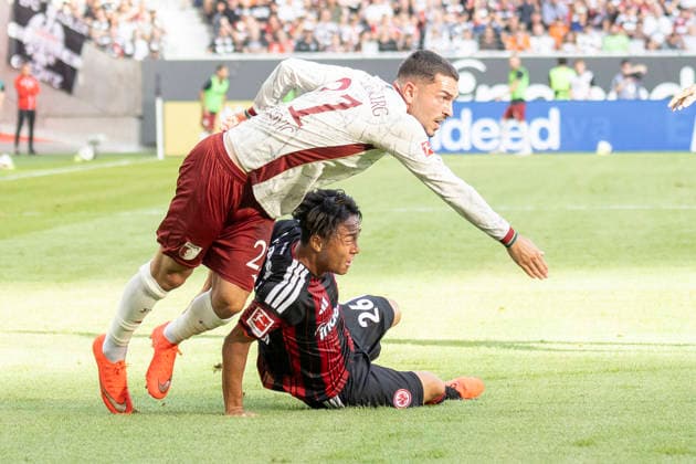 1. Fussball Bundesliga: Eintracht Frankfurt - FC Augsburg, 06.09.2026 Keita Kosugi (Eintracht Frankfurt 26) & Arijon Ibrahimovic (FC Augsburg 21), Eintracht Frankfurt - FC Augsburg, Frankfurt, Deutsche Bank Park, 6.9.2026 *** 1 German Bundesliga: Eintracht Frankfurt vs. FC Augsburg, September 6, 2026; Keita Kosugi (Eintracht Frankfurt) 26, Arijon Ibrahimovic (FC Augsburg) 21; Eintracht Frankfurt vs. FC Augsburg, Frankfurt, Deutsche Bank Park, September 6, 2026 Copyright: xBEAUTIFULxSPORTS Gawlikx