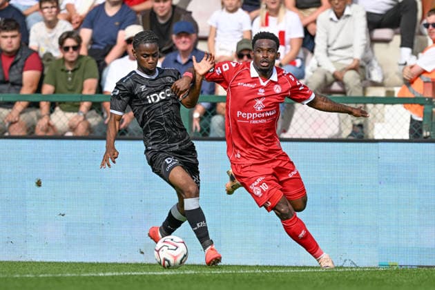 260906 KV Kortrijk vs Zulte Waregem Franz Tangala (49) of Zulte-Waregem fighting for the ball with Goduine Koyalipou (10) of Kortrijk during the Jupiler Pro League season 2026 - 2027 matchday 5 game between KV Kortrijk and SV Zulte Waregem on September 6 , 2026 in Kortrijk, Belgium. (Photo by David Catry Isosport) Kortrijk Belgium  Copyright: xDavidxCatryx 20260906DC2_8768