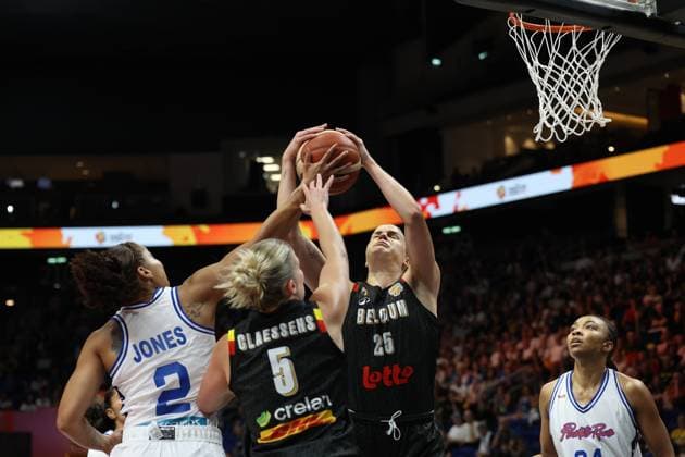 Puerto Rico™ Brianna Jones and Belgium s Becky Massey fight for the ball during a game between Belgian national basketball team Belgian Cats and Puerto Rico, game 2 of the group phase at the FIBA Women s Basketball World Cup, on Sunday 6 September 2026, in Berlin, Germany. The FIBA Women s Basketball World Cup takes place in Berlin from 4 to 23 September 2026. VIRGINIExLEFOUR  x185461172x