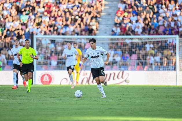 IPA88199946 - Vasilije Adzic (US Sassuolo) in action during the Bologna FC vs. US Sassuolo Italian Serie A soccer match in Bologna, Italy, on September 6, 2026  Copyright: xGianlucaxRicci IPAxSportx xx 88199946