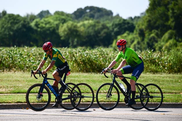 2026 UCI Para-cycling Road World Championships Picture by Olly Hassell SWpix.com - 06 09 2026 - Cycling - 2026 UCI Para-cycling Road World Championships - Huntsville, Alabama, United States of America - Men T2 Road Race - Adriano Matunaga Nascimento (Brazil), Miha Hlad (Slovenia) Huntsville Cummings Research Park United States of America Copyright: x xSWpix.comx(t axPhotographyxHubxLtd)xOllyxHassell SWpix.comx SWP-3030-23093