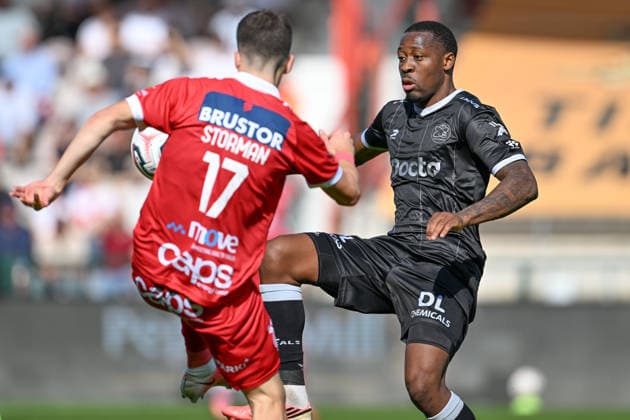 260906 KV Kortrijk vs Zulte Waregem Enrique Lofolomo (6) of Zulte-Waregem pictured during the Jupiler Pro League season 2026 - 2027 matchday 5 game between KV Kortrijk and SV Zulte Waregem on September 6 , 2026 in Kortrijk, Belgium. (Photo by David Catry Isosport) Kortrijk Belgium  Copyright: xDavidxCatryx 20260906DC2_8395