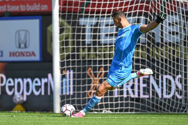260906 KV Kortrijk vs Zulte Waregem goalkeeper Louis Bostyn (1) of Zulte-Waregem pictured during the Jupiler Pro League season 2026 - 2027 matchday 5 game between KV Kortrijk and SV Zulte Waregem on September 6 , 2026 in Kortrijk, Belgium. (Photo by David Catry Isosport) Kortrijk Belgium  Copyright: xDavidxCatryx 20260906DC2_8525