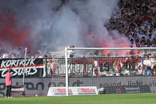 260906 KV Kortrijk vs Zulte Waregem fans and supporters of Kortrijk using pyrotechnical flares and fireworks during the Jupiler Pro League season 2026 - 2027 matchday 5 game between KV Kortrijk and SV Zulte Waregem on September 6 , 2026 in Kortrijk, Belgium. (Photo by David Catry Isosport) Kortrijk Belgium  Copyright: xDavidxCatryx 20260906DC2_9941