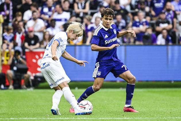Genk s Junya Ito and Anderlecht s Ali Maamar pictured in action during a soccer match between RSC Anderlecht and Krc Genk, Sunday 6 September 2026 in Brussels, on day 5 of the 2026-2027 Jupiler Pro League first division of the Belgian championship. TOM GOYVAERTS TomxGoyvaerts  x185461730x