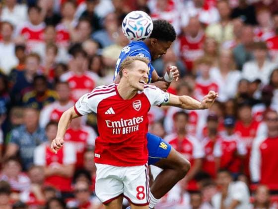 Sport Bilder des Tages Martin odegaard of Arsenal and Wesley Fofana of Chelsea battle for the ball in the air Arsenal v Chelsea, Premier League, Football, Emirates Stadium, London, UK - 06 Sep 2026London Emirates Stadium United Kingdom EDITORIAL USE ONLY No use with unauthorised audio, video, data, fixture lists, club league logos or live services. Online in-match use limited to 120 images, no video emulation. No use in betting, games or single club league player publications. Copyright: xMattxImpey Shutterstockx 17137590bp