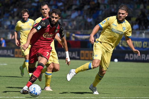 Soccer, friendly match ,Frosinone v Venezia Albion Rrahmani of Venezia,Gabriele Calvani of Frosinone during the Serie A 2026 2027 match between Frosinone v Venezia at Benito Stirpe stadium in Frosinone, Italy, September 06th, 2026. Imago-Images Emmefoto Copyright: xImago-Images Emmefotox