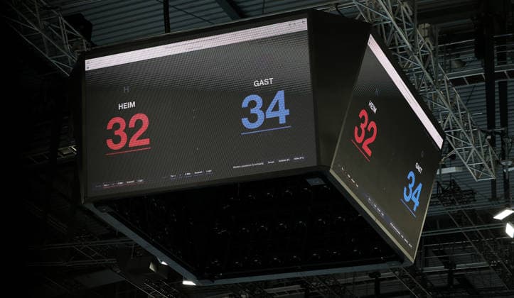 September 6, 2026, Germany, Stuttgart, Handball: TVB Stuttgart vs. Füchse Berlin, Feature: The scoreboard malfunctions, so the score must be displayed in an improvised manner