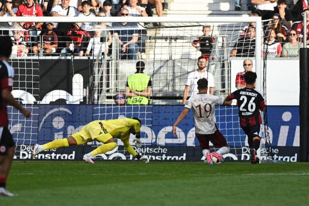 06.09.2026, xpsx, Fussball 1.Bundesliga, Eintracht Frankfurt - FC Augsburg v.l. Robin Fellhauer (FC Augsburg) Torschuetze, erzielt das Tor, Treffer, scores the goal 1:2 Noah Atubolu (Eintracht Frankfurt) Keita Kosugi (Eintracht Frankfurt) (DFL DFB REGULATIONS PROHIBIT ANY USE OF PHOTOGRAPHS as IMAGE SEQUENCES and or QUASI-VIDEO) Frankfurt am Main *** September 6, 2026, xpsx, Soccer, Bundesliga 1, Eintracht Frankfurt vs. FC Augsburg, Robin Fellhauer (FC Augsburg) – goal scorer, scores the goal, goal, scores the goal 1 2 Noah Atubolu Eintracht Frankfurt Keita Kosugi Eintracht Frankfurt DFL DFB REGULATIONS PROHIBIT ANY USE OF PHOTOGRAPHS as IMAGE SEQUENCES and or QUASI-VIDEO Frankfurt am Main