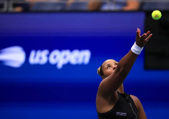 US Open tennis tournament - Day 8 Taylor Townsend of the USA serves against Aryna Sabalenka of Belarus during their Women s Singles match at the US Open Tennis Championships at the USTA Billie Jean King National Tennis Center in Flushing Meadows, New York, USA, 06 September 2026. The 2026 US Open tournament runs from 23 August through 13 September. FLUSHING MEADOWS NEW YORK United States  Copyright: xCRISTOBALxHERRERA-ULASHKEVICHx