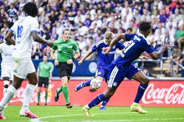 Anderlecht s Oliver Antman pictured in action during a soccer match between RSC Anderlecht and Krc Genk, Sunday 6 September 2026 in Brussels, on day 5 of the 2026-2027 Jupiler Pro League first division of the Belgian championship. TOM GOYVAERTS TomxGoyvaerts  x185466740x