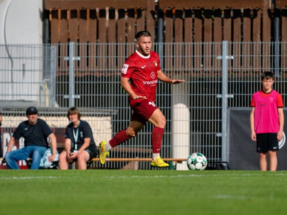 Marius Kunde of SG Sonnenhof Grossaspach, 16, keeps the team calm with his play. GER, Soccer, SG Sonnenhof Grossaspach vs. TSG Hoffenheim II, 3rd Division, Matchday 4, 2026–2027 Season, September 6, 2026 GER, Soccer, SG Sonnenhof Grossaspach vs. TSG Hoffenheim II, 3rd League, Matchday 4, 2026–2027 season, September 6, 2026 Aspach Copyright: xCarstenxSchweringx EP_CSG