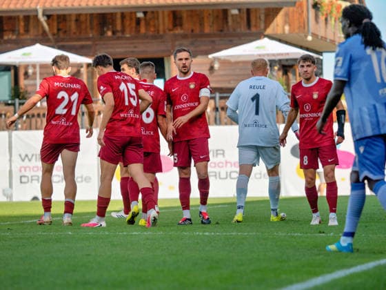 Luca Molinari, SG Sonnenhof Grossaspach, 21, Antonis Aidonis, SG Sonnenhof Grossaspach, 15, Christian Mistl, SG Sonnenhof Grossaspach, 06, Volkan Celiktas, SG Sonnenhof Grossaspach, 05, Maximilian Reule, SG Sonnenhof Grossaspach, 01, before a corner kick, GER, soccer, SG Sonnenhof Grossaspach vs. TSG Hoffenheim II, 3rd Division, Matchday 4, 2026–2027 season, September 6, 2026 GER, Soccer, SG Sonnenhof Grossaspach vs. TSG Hoffenheim II, 3rd Division, Matchday 4, 2026–2027 Season, September 6, 2026 Aspach Copyright: xCarstenxSchweringx EP_CSG