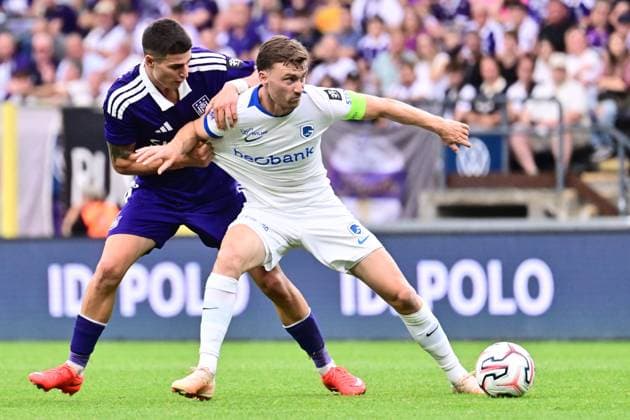 RSC Anderlecht v KRC Genk - Jupiler Pro League ANDERLECHT, BELGIUM - SEPTEMBER 06 : Koutsoupias Ilias midfielder of RSC Anderlecht and Heynen Bryan midfielder of KRC Genk battle for the ball during the Jupiler Pro League match between RSC Anderlecht and KRC Genk on September 6, 2026 in Anderlecht, Belgium, 06 09 2026 Anderlecht Belgium  Copyright: xPeterxDexVoechtx