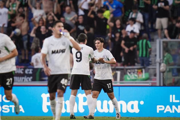 Sassuolo™s Vasilije Adzic celebrates after scoring the 1-2 goal for his team during the Serie A soccer match between Bologna and Sassuolo at the Renato Dall™Ara Stadium in Bologna, north Italy - Sunday, September 6, 2026 -  Copyright: xMassimoxPaolone LaPressex