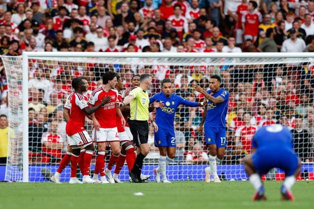 Morgan Rogers of Chelsea is tripped and argues with Declan Rice of Arsenal Arsenal v Chelsea, Premier League, Football, Emirates Stadium, London, UK - 06 Sep 2026London Emirates Stadium United Kingdom EDITORIAL USE ONLY No use with unauthorised audio, video, data, fixture lists, club league logos or live services. Online in-match use limited to 120 images, no video emulation. No use in betting, games or single club league player publications. Copyright: xMattxImpey Shutterstockx 17137590gk