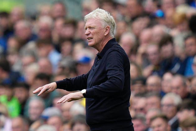 Everton v Manchester United, ManU Premier League Everton FC manager David Moyes gestures to his players during the Everton v Manchester United Premier League match at the Hill Dickinson Stadium, Liverpool, England on 6 September 2026 Credit: Steve Flynn Every Second Media Editorial use only. All images are copyright Every Second Media Limited. No images may be reproduced without prior permission. All rights reserved. Premier League and Football League images are subject to licensing agreements with Football DataCo Limited. see https: www.football-dataco.com Copyright: xIMAGO EveryxSecondxMediax ESM-2142-0088 StevexFlynnx xEveryxSecondxMediax