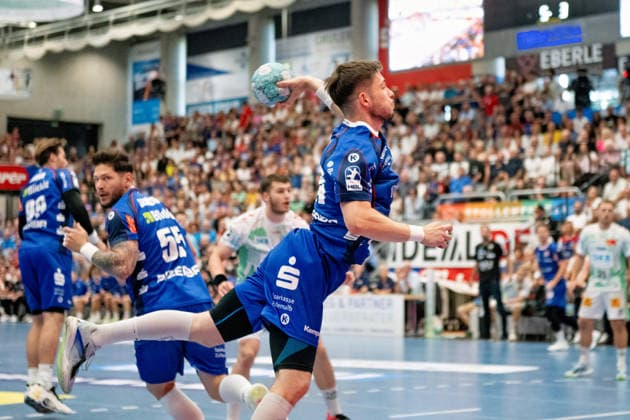 Elias Fuegel, HBW Balingen Weilstetten, 24 Fuegel goal from outside, Elias Fuegel, HBW Balingen Weilstetten, 24 Fuegel goal from outside, HBW Balingen Weilstetten vs. SC Magdeburg, GER, Opel 1 Handball Bundesliga, Championship, Matchday 3, 2026–2027 Season, September 6, 2026, Eibner Press Photo: Andreas Ulmer, HBW Balingen Weilstetten vs. SC Magdeburg, GER, Opel 1 Handball Bundesliga, Championship, Matchday 3, 2026–2027 Season, September 6, 2026, Balingen Copyright: xEibner-Pressefoto AndreasxUlmerx EP_AUR