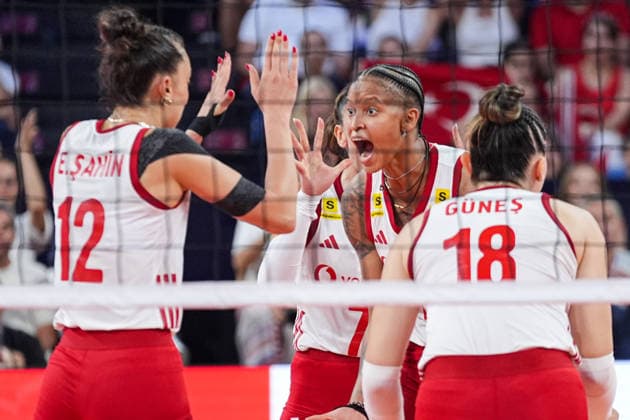 Italy v Turkiye - CEV EuroVolley 2026 ISTANBUL, TURKIYE - SEPTEMBER 6: Turkiye national volleyball team players celebrate during the final match between Italy and Turkiye at the CEV EuroVolley 2026 Women s European Volleyball Championship at Sinan Erdem Sports Hall in Istanbul, Turkiye, on September 6, 2026. Cemal Yurttas Anadolu Istanbul Turkey. Editorial use only. Please get in touch for any other usage.  Copyright: x2026xAnadoluxCemalxYurttasx