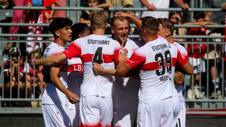 Würzburg, Soccer 3rd Division: FC Würzburger Kickers vs. VfB Stuttgart II, VfB fans celebrating, Alexander Groiß in the center