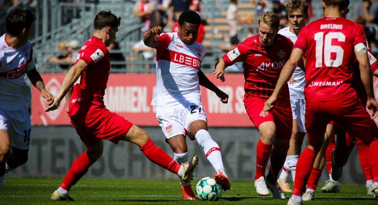 Würzburg, Soccer 3rd Division: FC Würzburger Kickers vs. VfB Stuttgart II, Jarzinho Malanga (VfB)