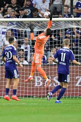 RSC Anderlecht v KRC Genk - Jupiler Pro League ANDERLECHT, BELGIUM - SEPTEMBER 06 : Coosemans Colin goalkeeper of RSC Anderlecht during the Jupiler Pro League match between RSC Anderlecht and KRC Genk on September 6, 2026 in Anderlecht, Belgium, 06 09 2026 Anderlecht Belgium  Copyright: xDhax