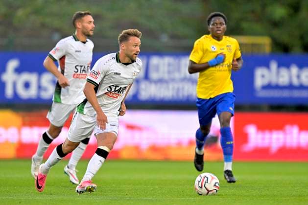 SK Beveren v OH Leuven - Jupiler Pro League BEVEREN, BELGIUM - SEPTEMBER 06 : George Wouter midfielder of OH Leuven during the Jupiler Pro League match between SK Beveren and OH Leuven on September 6, 2026 in Beveren, Belgium, 06 09 2026 Beveren Belgium  Copyright: xSesx