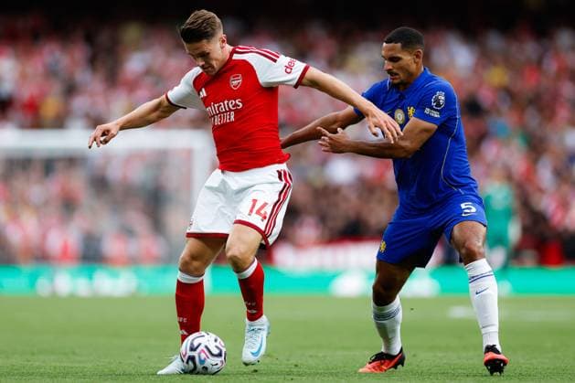 Viktor Gyökeres of Arsenal shields the ball from Maxence Lacroix of Chelsea Arsenal v Chelsea, Premier League, Football, Emirates Stadium, London, UK - 06 Sep 2026London Emirates Stadium United Kingdom EDITORIAL USE ONLY No use with unauthorised audio, video, data, fixture lists, club league logos or live services. Online in-match use limited to 120 images, no video emulation. No use in betting, games or single club league player publications. Copyright: xMattxImpey Shutterstockx 17137590hi