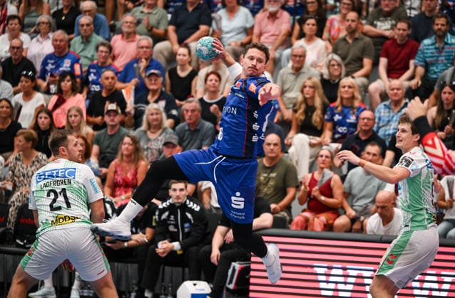Handball 1 Bundesliga 2025–2026, June 9, 2026: HBW Balingen Weilstetten vs. SC Magdeburg; Mex Raguse (center), HBW Balingen Weilstetten vs. Albin Lagergren (left), SC Magdeburg, and Oskar Vind Rasmussen (right), SC Magdeburg