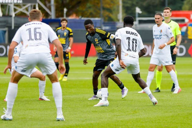 VELSEN, NETHERLANDS - SEPTEMBER 6: Jamal Amofa of SC Cambuur during the Dutch Eredivisie match between Telstar and SC Cambuur at BUKO Stadion on September 06, 2026 in Velsen, Netherlands.  Copyright: xMTB MBxMediax